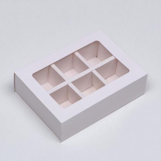 Коробка для конфет белая с окном 13,7*9,8,3,8см (6)